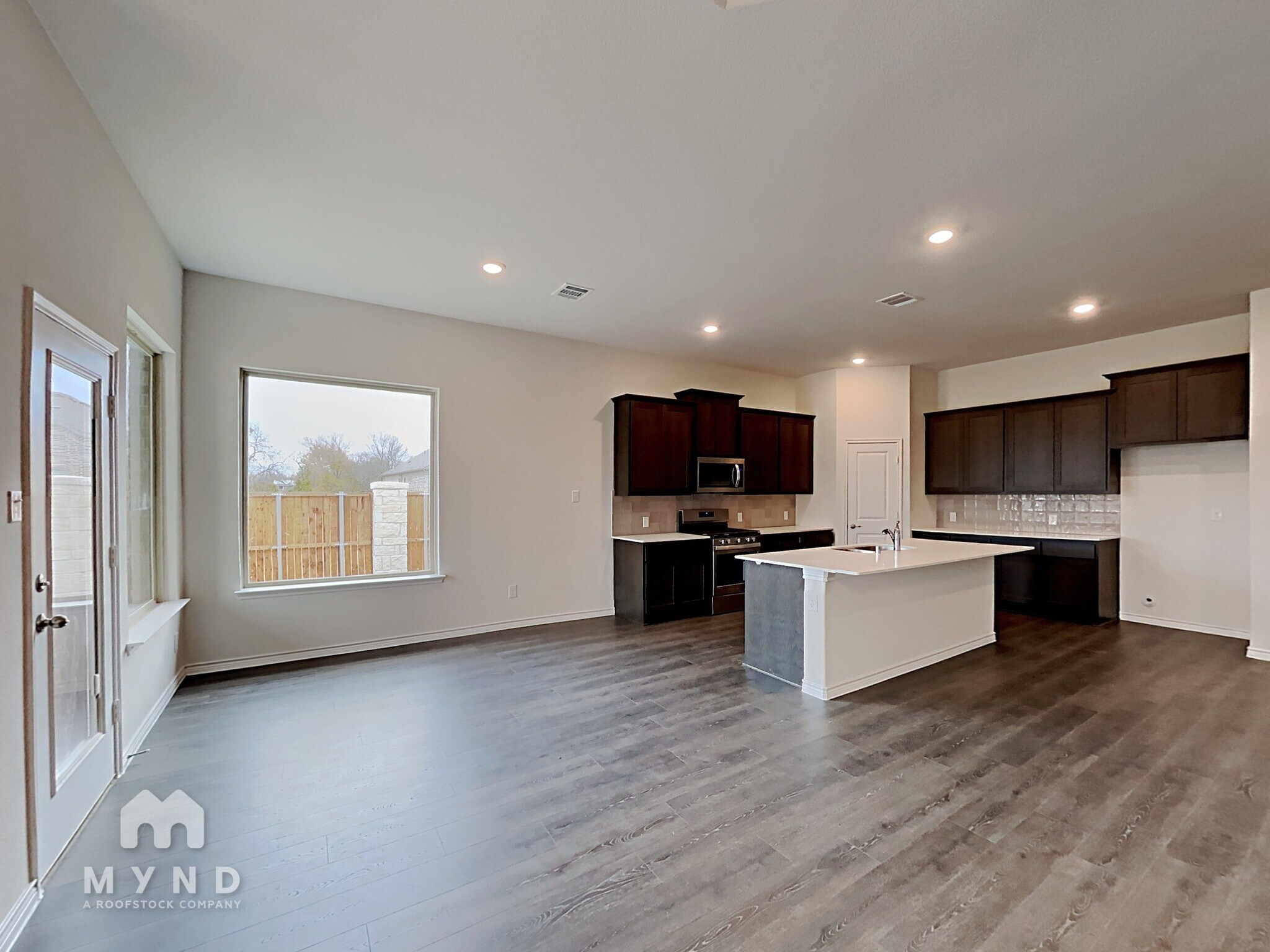 Building Photo - 1239 Brooklyn Dr