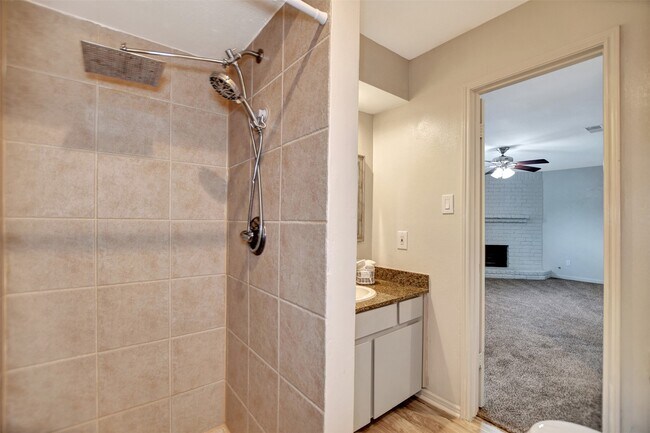 Building Photo - 3826 Willow Springs Ln
