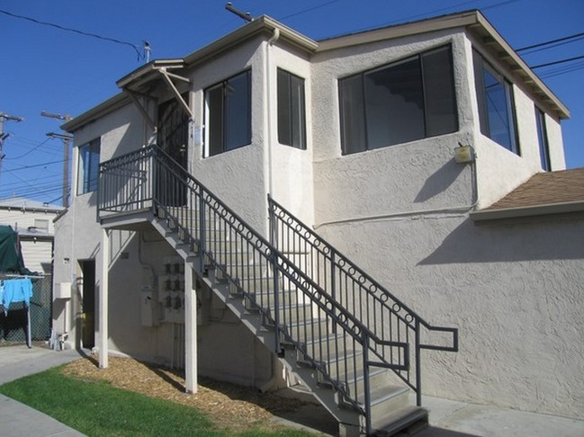 Building Photo - Central Avenue Apartments