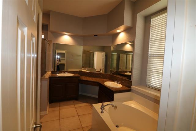 Building Photo - 2728 Breezy Point Ln