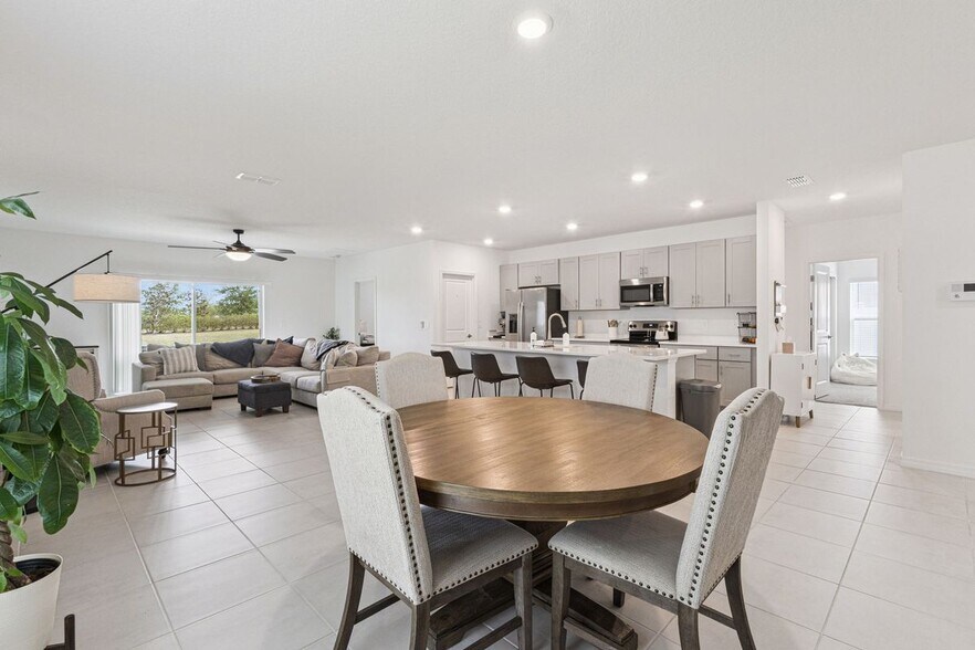 Building Photo - 1099 Calico Pointe Cir