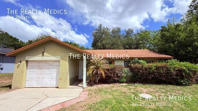 Building Photo - 104 E Osceola St