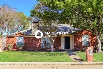 Building Photo - 4 Bedroom Pet-Friendly Home in Arlington, TX with Main Street Renewal