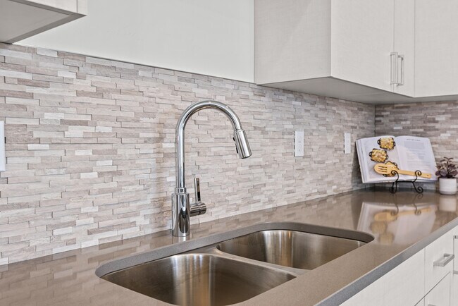 Building Photo - 509 E Violets Cv Ln