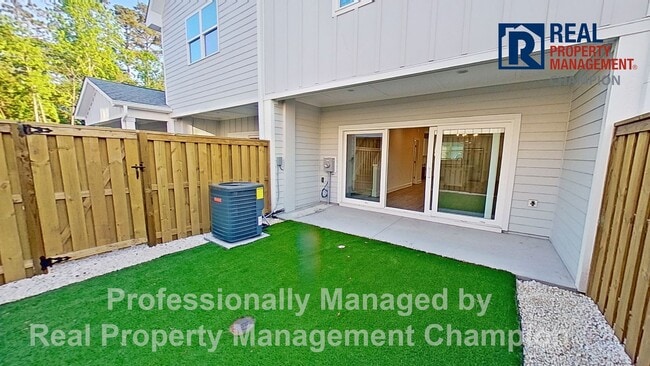 Building Photo - Newly Constructed Luxury Townhomes in Porters Neck