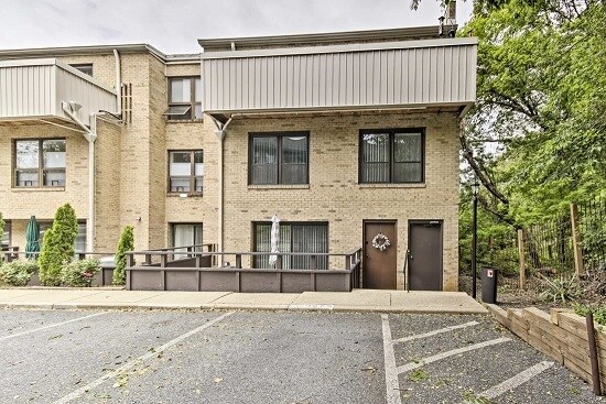 Building Photo - 306 Forbes St