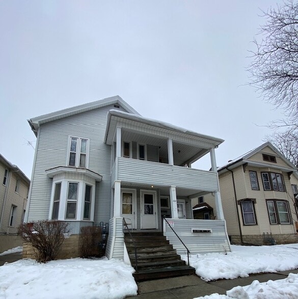 Primary Photo - 131 E 2nd St