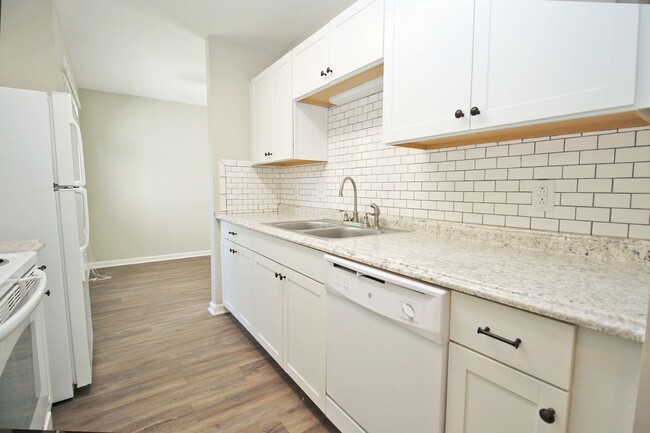 Building Photo - PRE-LEASING FOR 2025! 3 Bedroom, 2 Bath in...