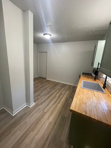 Building Photo - 2708 N 40th St