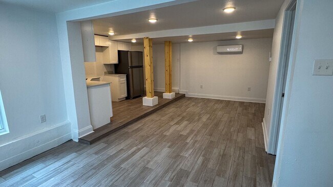 Building Photo - 7423-7429 Hampson - 7423 Basement Left