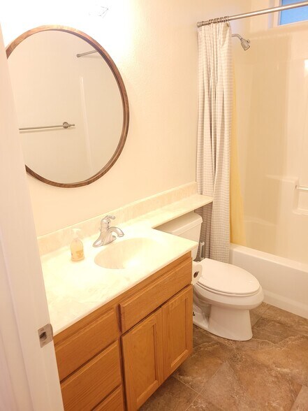 Building Photo - 396 Patricia Ln