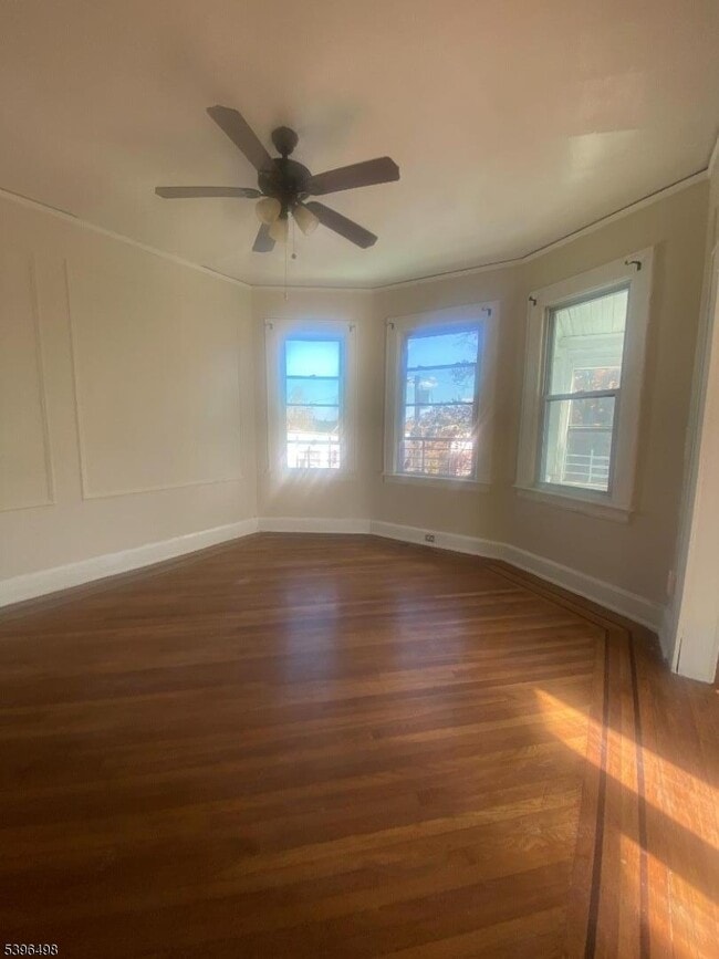 Building Photo - 61 Wainwright St