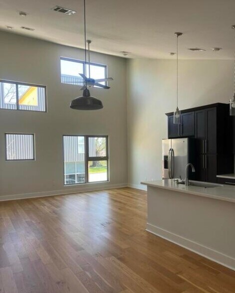 Building Photo - 212 Highland Oaks Ln