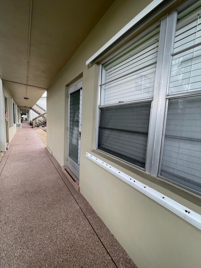 Building Photo - 172 Salisbury I