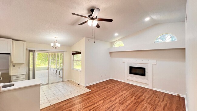 Building Photo - 23 Winding Woods Trail