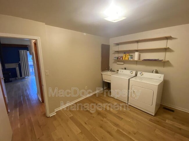 Building Photo - 549 Harrison Cir