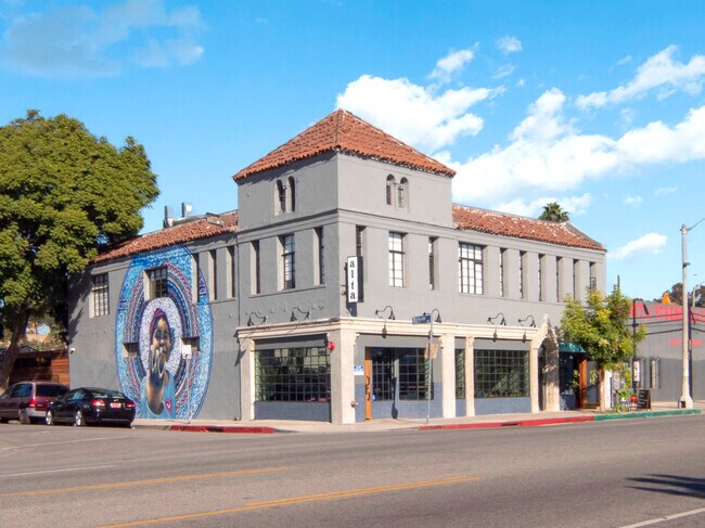 Building Photo - 5359 W Adams Blvd