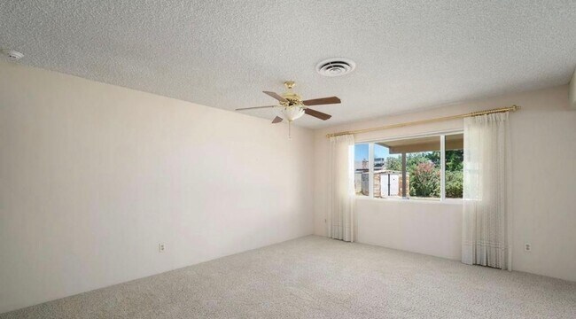 Building Photo - 6604 Cherrywood Ave