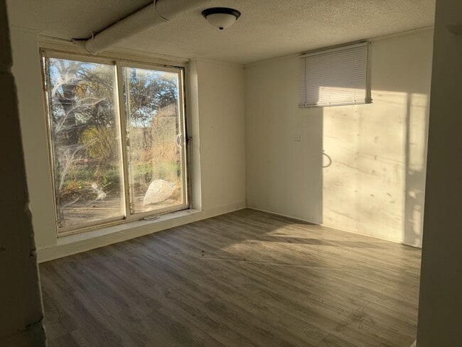 Building Photo - 312 Hill St