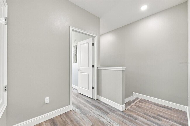 Building Photo - 3919 Knotty Pne St