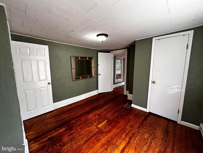 Building Photo - 308 S Raleigh St