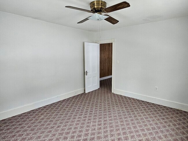 Building Photo - 248 Sutton St