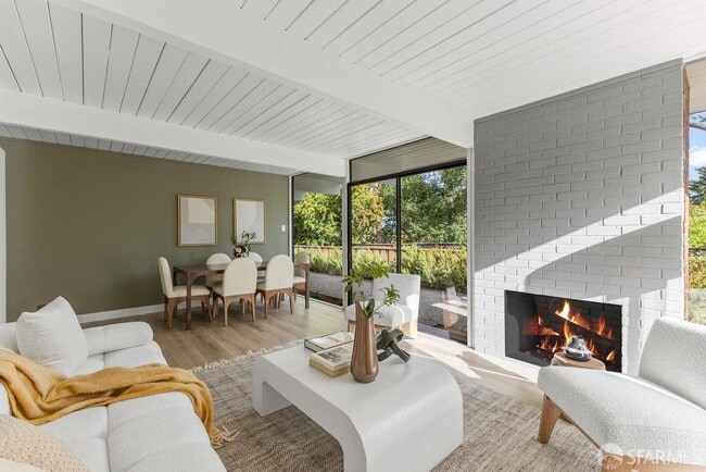 Building Photo - 2055 Ticonderoga Dr