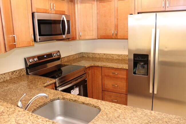 Primary Photo - 1526 SE Royal Green Cir