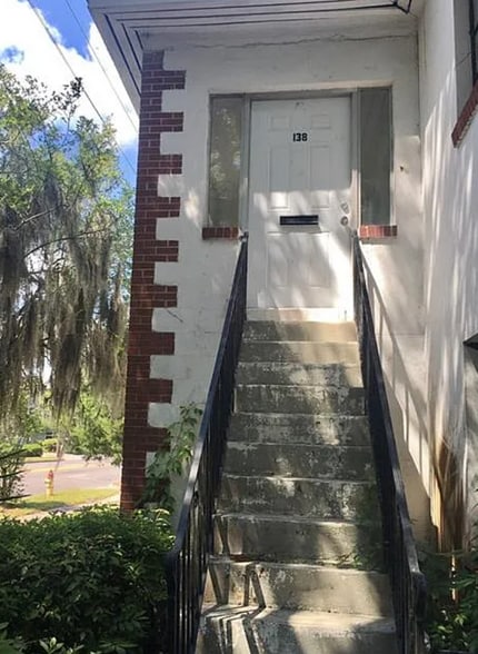 Entrance - 138 W 51st St