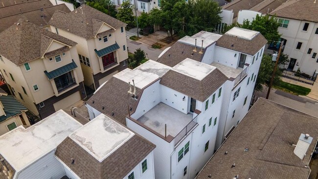 Building Photo - 5521 Petty St