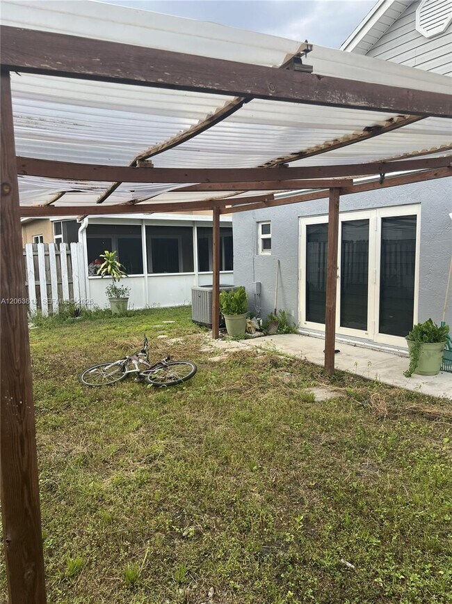 Building Photo - 289 SW 159th Ln