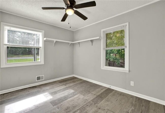 Building Photo - 20 Timberlane Terrace SW