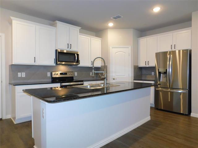 Building Photo - 2229 Davenport Dr