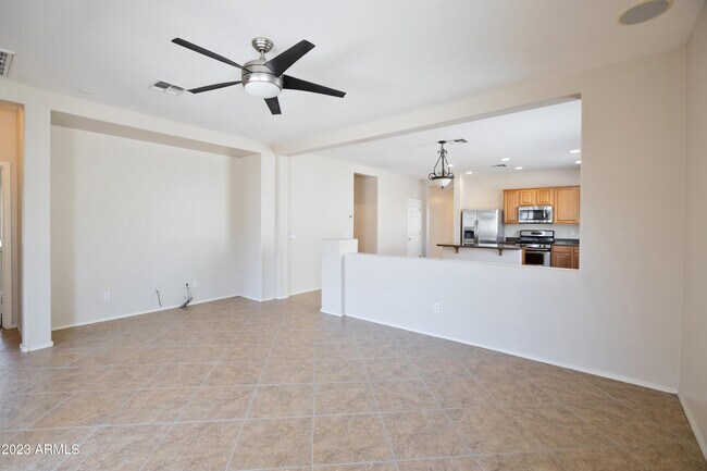 Building Photo - 3255 E Castanets Dr