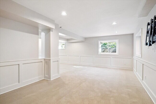Building Photo - 8056 S Krameria Way