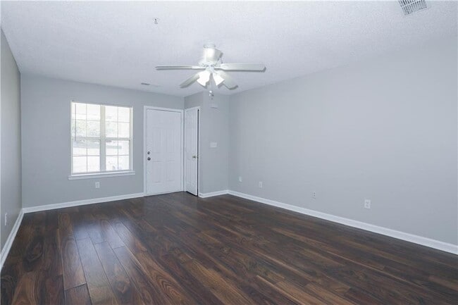 Building Photo - 1226 Pinedale Cir NW