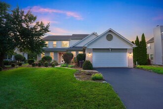 Building Photo - Spacious 4BR House in Oswego