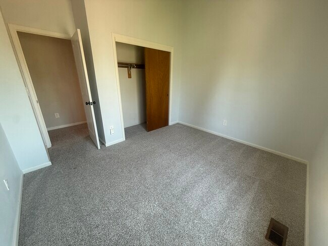 Building Photo - 14602 E Bellewood Pl