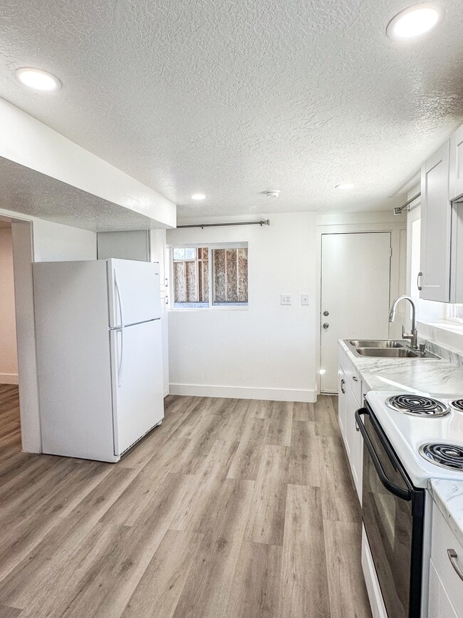 Building Photo - 5699 S Copper City Dr