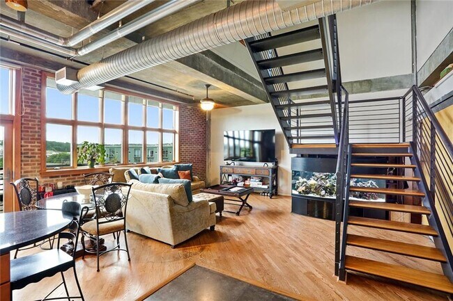 Building Photo - 640 Glen Iris Dr NE