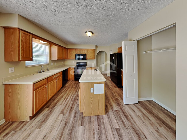 Building Photo - 5676 Canal Bridge Dr