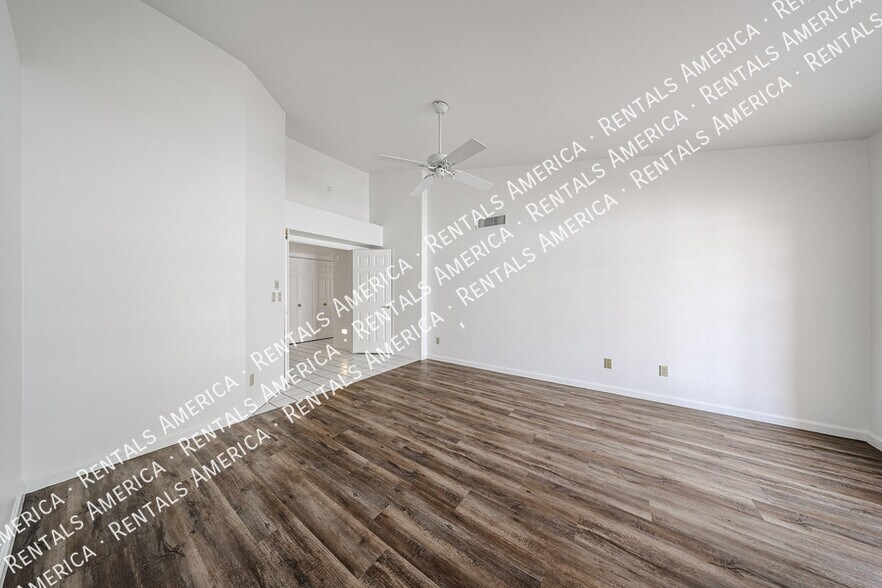Building Photo - 15831 N 6th Ave