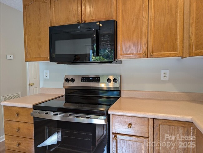 Building Photo - 2251 Cigar Ct