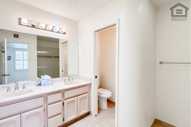 Building Photo - 3Bed/2Bath Furnished Home w/Stunning Backyard! Ready for Immediate Move-In! – POOL!