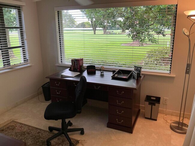 Building Photo - 4559 S Lake Dr