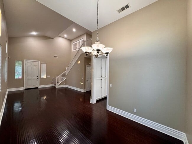Building Photo - Beautiful 4 Bedroom Murrieta Home with Sol...