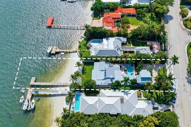 Building Photo - 3208 N Flagler Dr