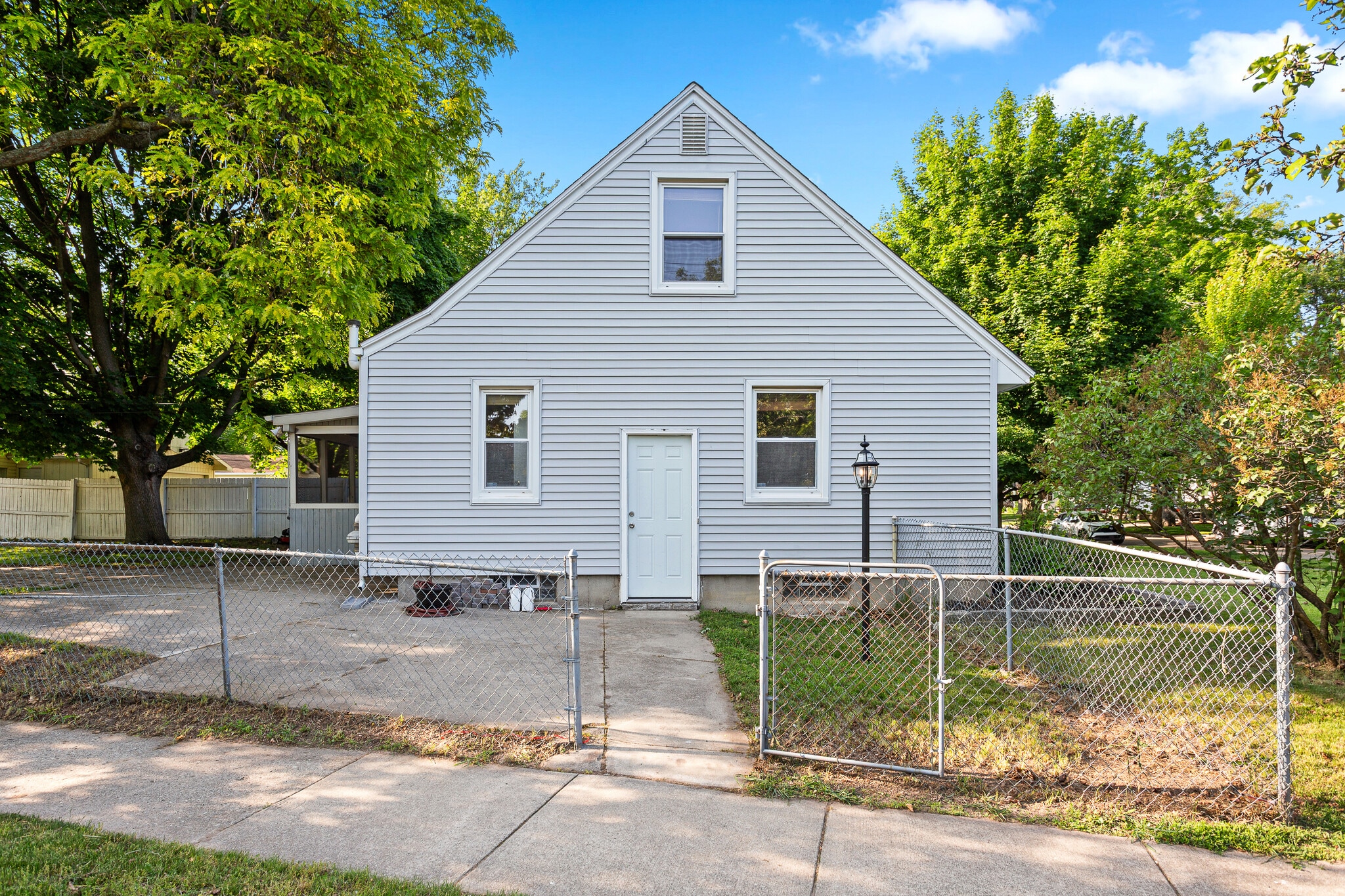 Building Photo - 3403 Woodland Ave