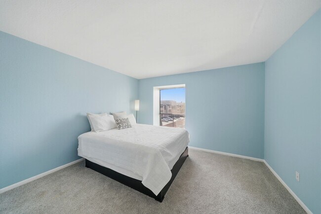 Building Photo - 8523 Hearth Dr