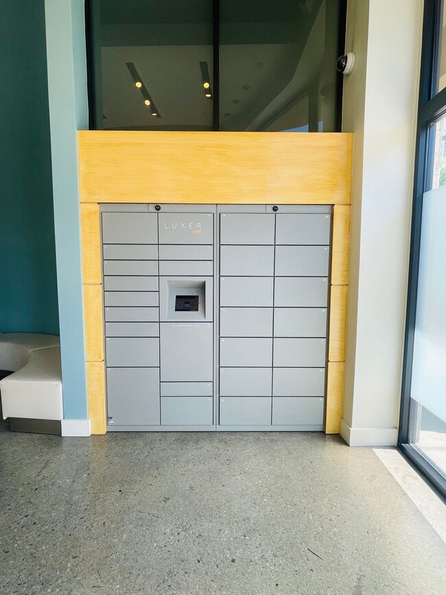 Parcel Lockers - 133 The Promenade N